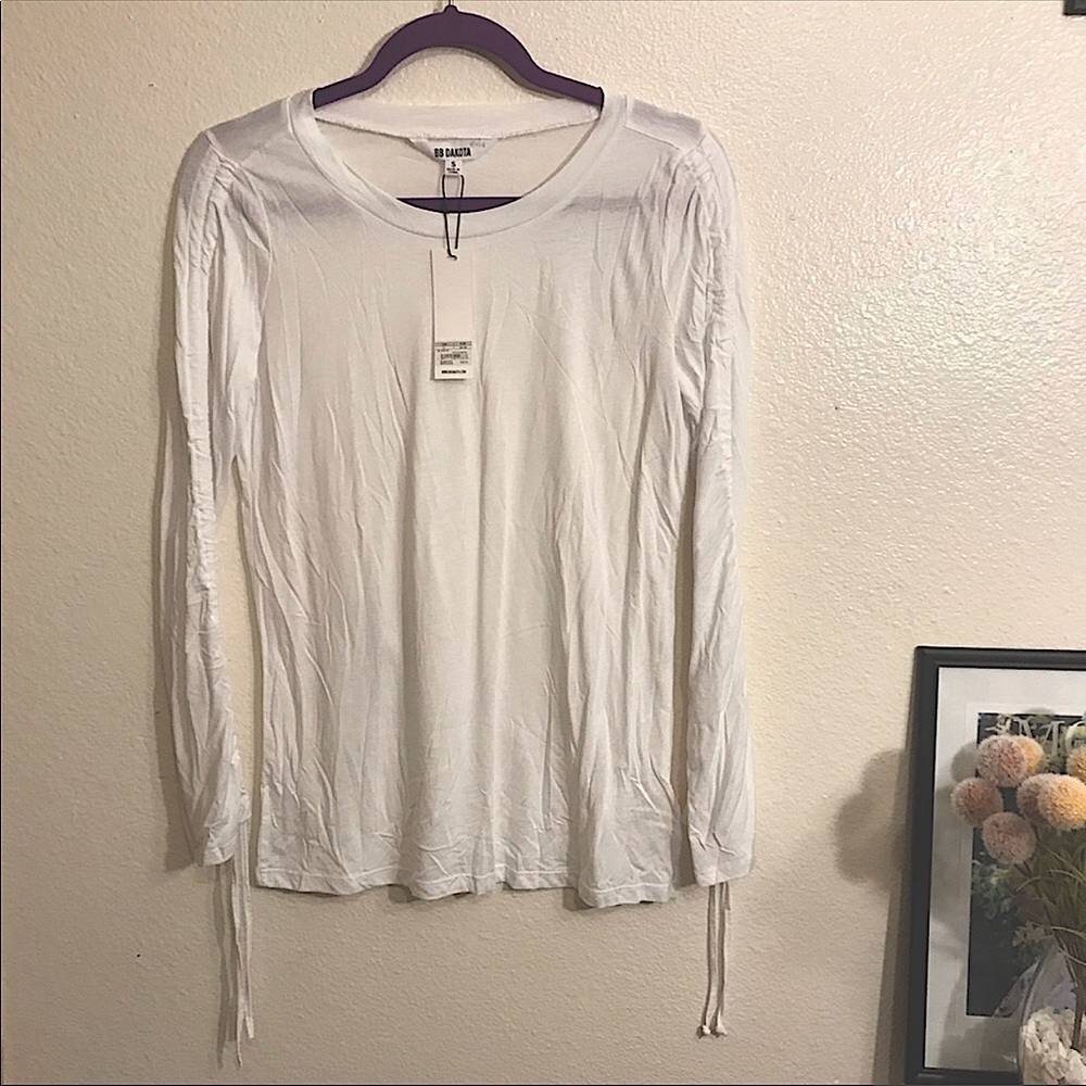 BB DAKOTA NWT Ruched Long Sleeve Detail White Top Small